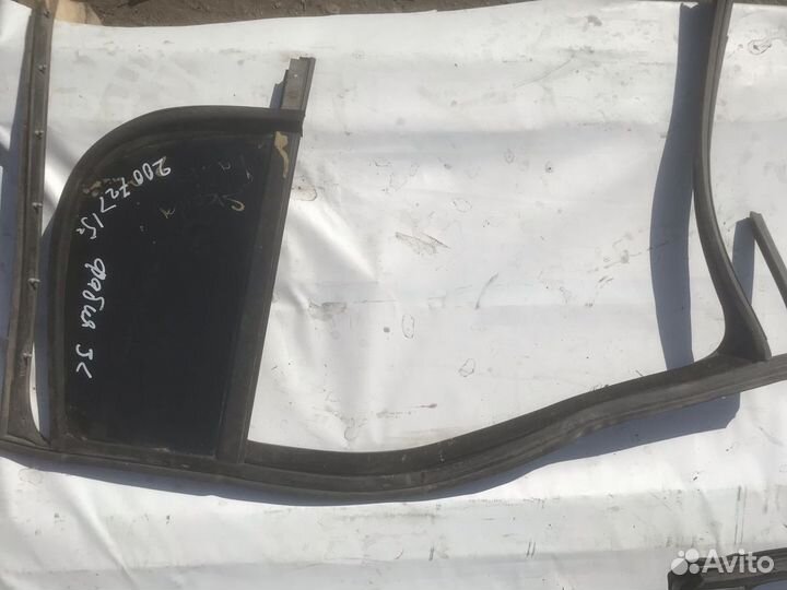 Форточка задняя левая Skoda Fabia 2