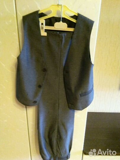 Костюм школьный