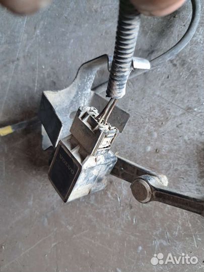 Датчик дорожного просвета задний Volvo S80