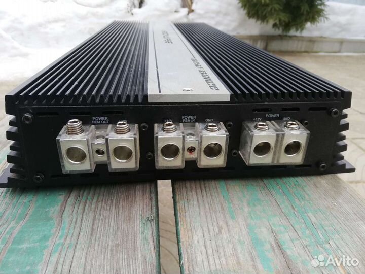 Уселитель для сабвуфера 