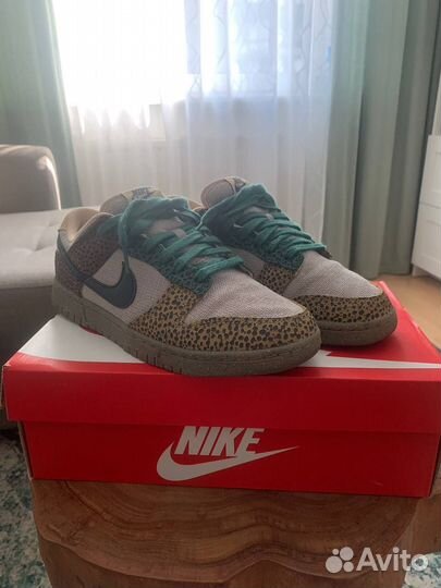 Nike dunk low safari golden moss