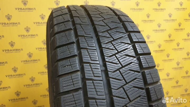 Pirelli Ice Asimmetrico 215/60 R16 95Q