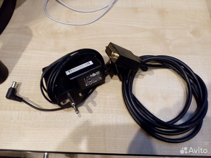 Монитор LG 22