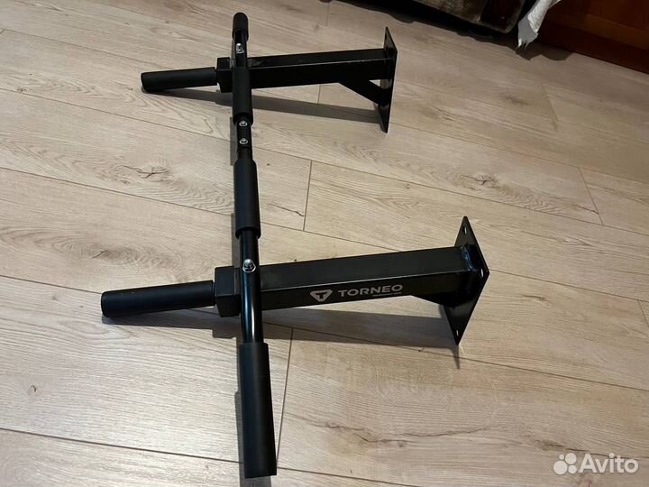 Турник настенный Torneo A-990WG