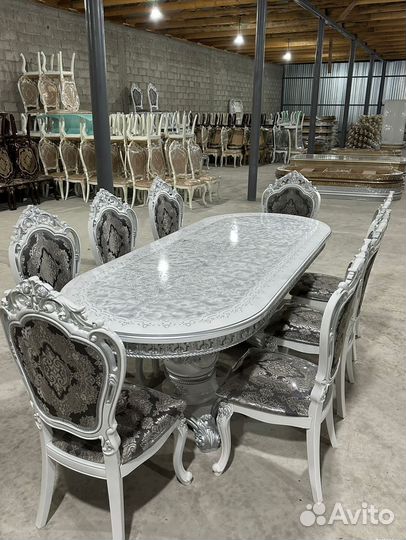 Стол в наличии