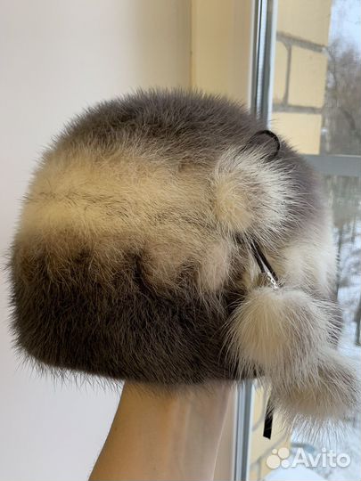 Женские меховые шапки