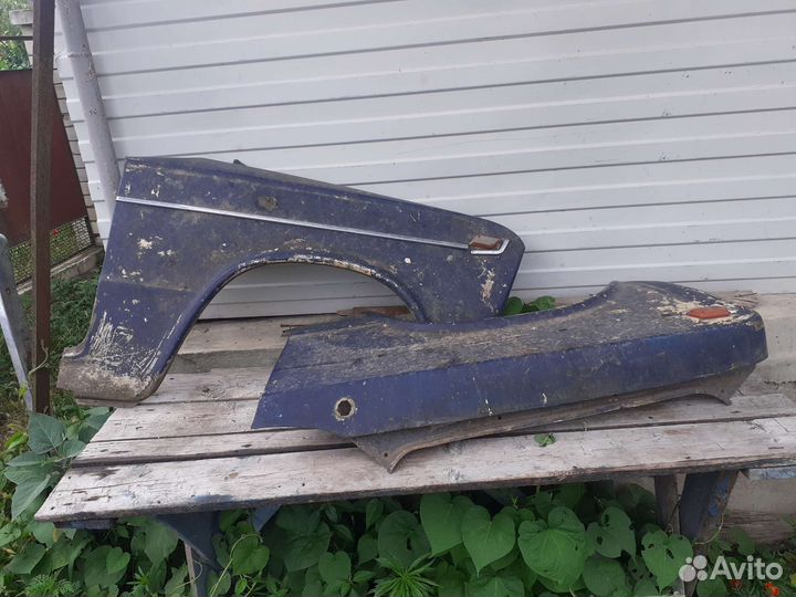 Крылья пластиковые 2106