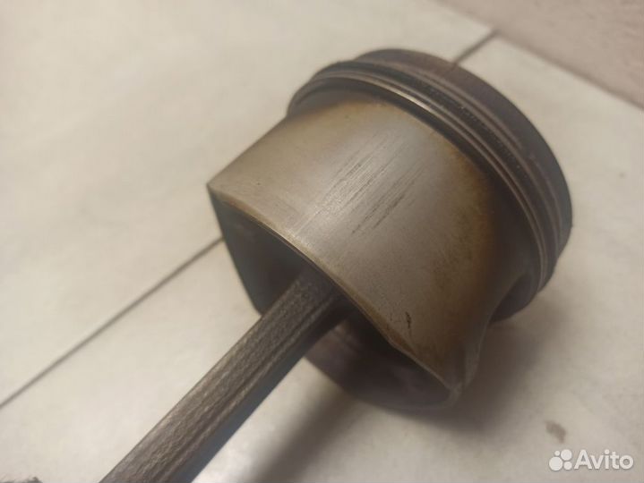 Поршень с шатуном Мерседес