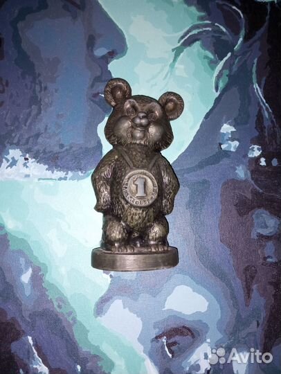 Статуэтка.Олимпийский мишка