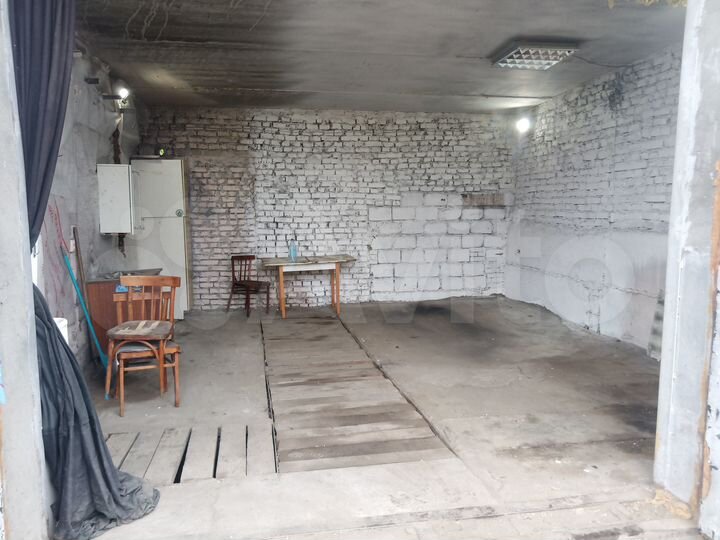 Гараж, > 30 м²