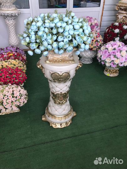 Вазы с цветами