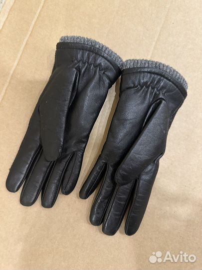 Перчатки женские Prada