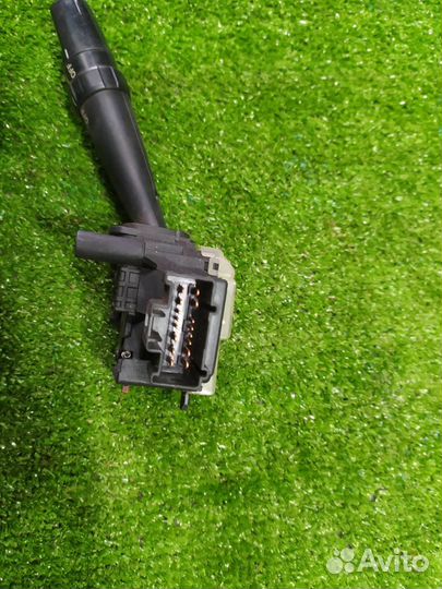 Подрулевой переключатель поворотников Toyota Wish