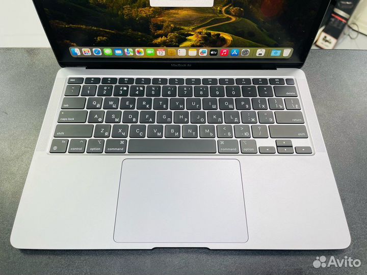 Macbook Air 13 2020 M1 / 8/256Gb