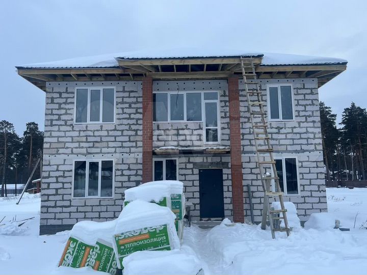 Коттедж 223,9 м² на участке 15,2 сот.