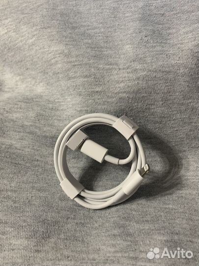 Зарядка на iPhone провод