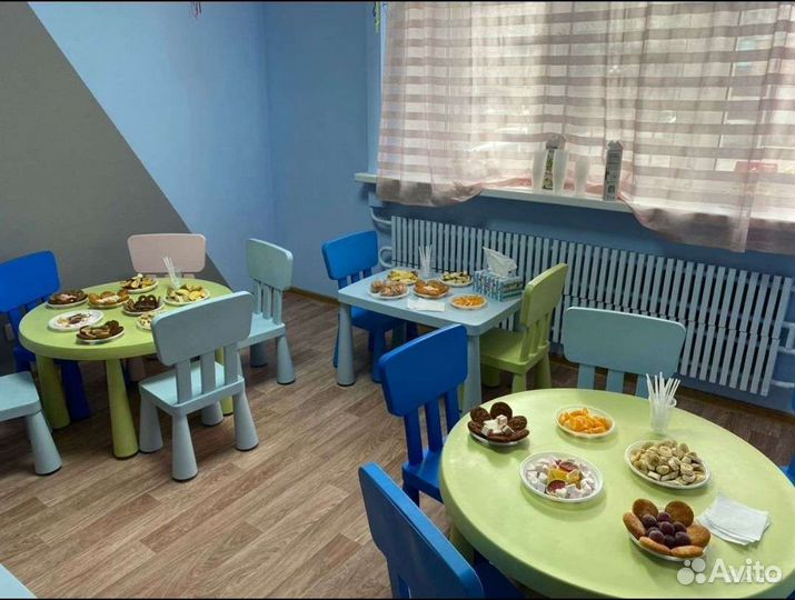 Детский стол круглый маммут(mammut IKEA) +2 стула