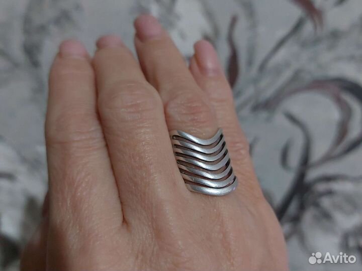 Серебряное кольцо