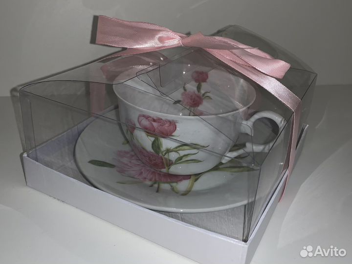 Фарфоровый чайный сервиз