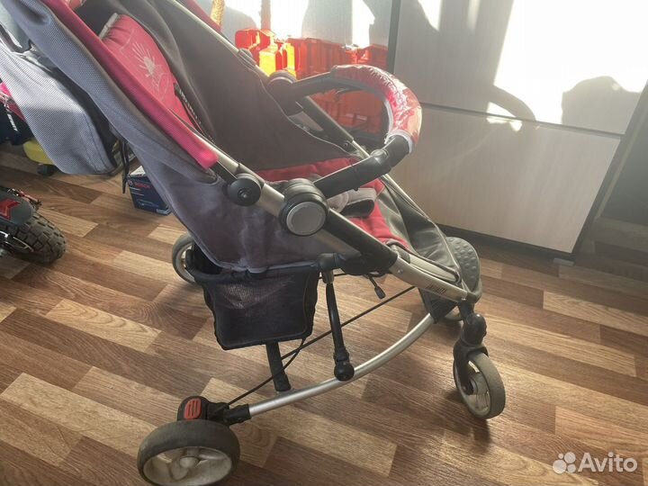 Прогулочная коляска