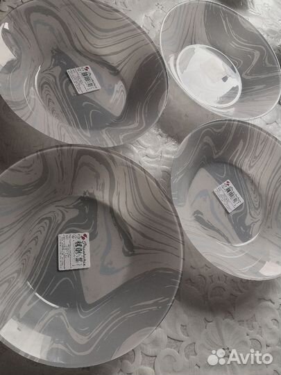 Новые стеклянные суповые тарелки 22 см