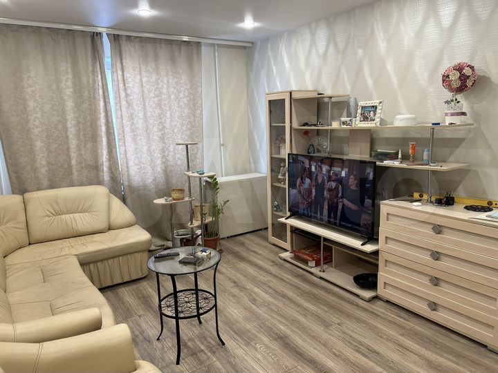 2-к. квартира, 65 м², 1/10 эт.