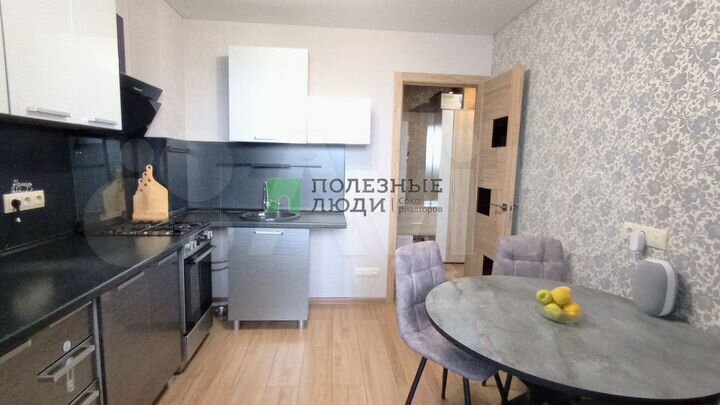 2-к. квартира, 60 м², 4/10 эт.