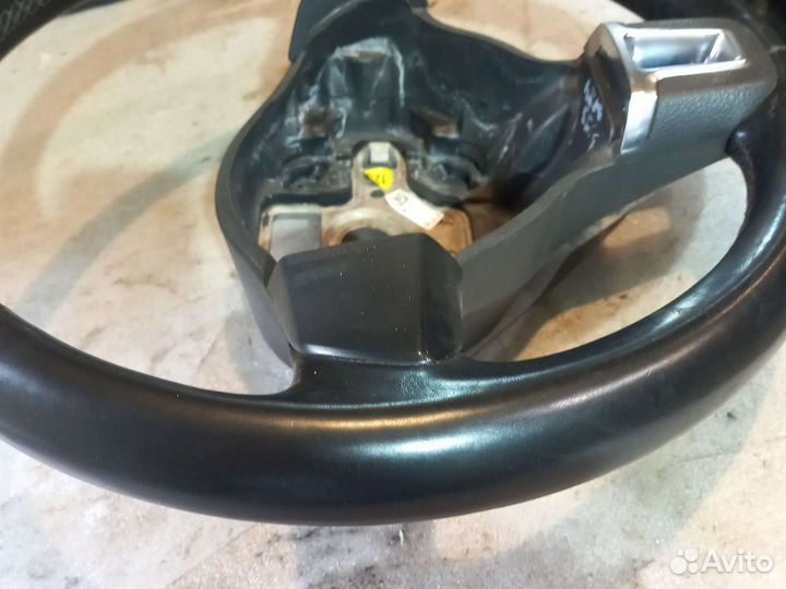 Рулевое колесо VW Tiguan 1