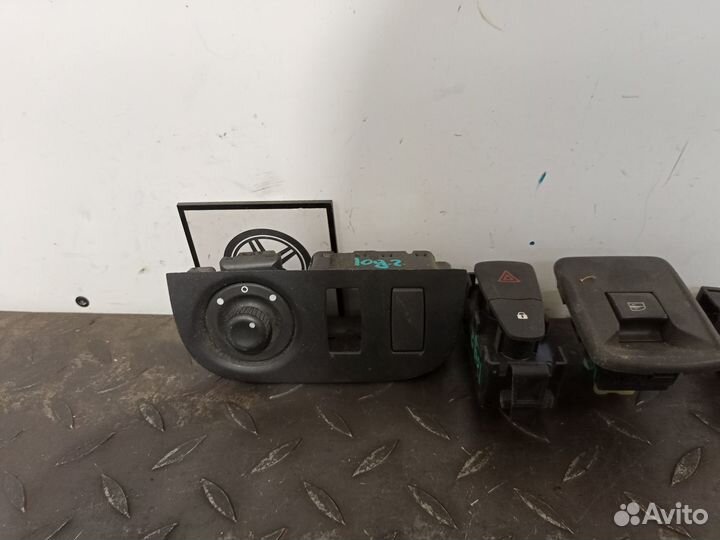 Кнопка для Renault Logan 2