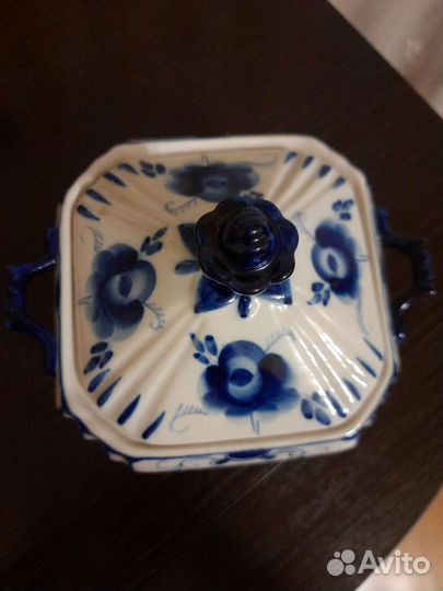 Гжель графин рюмки поднос, конфетница/сахарница