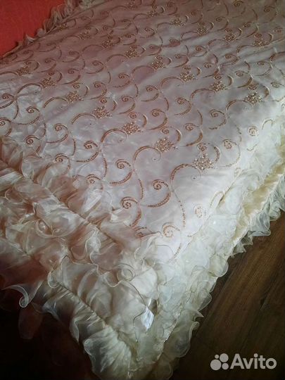 Покрывало на двуспальную кровать