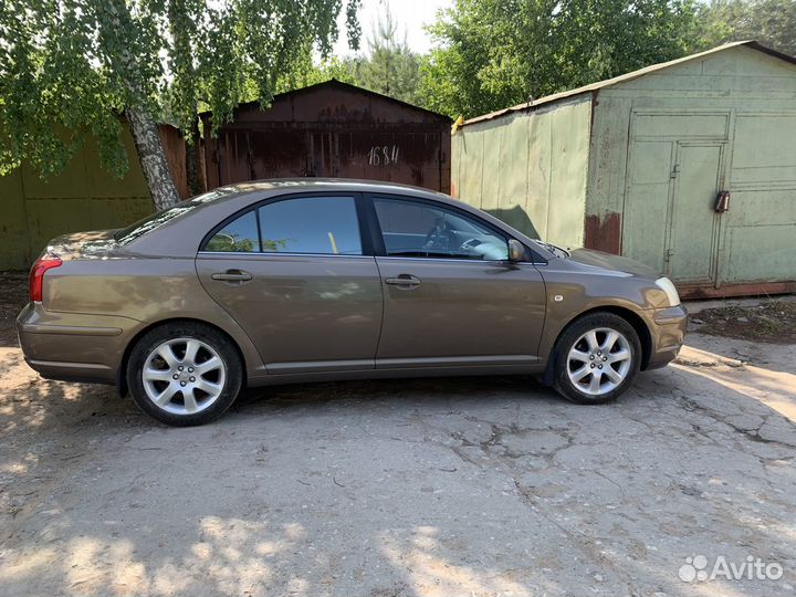 Toyota Avensis 2.0 AT, 2004, 201 000 км