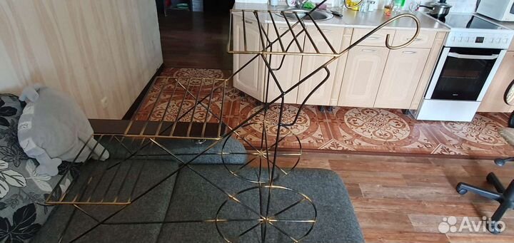 Подставка под цветы