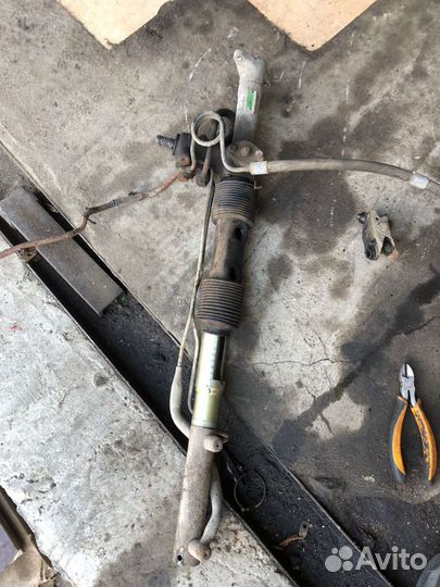 Рулевая рейка на audi 100 С 4