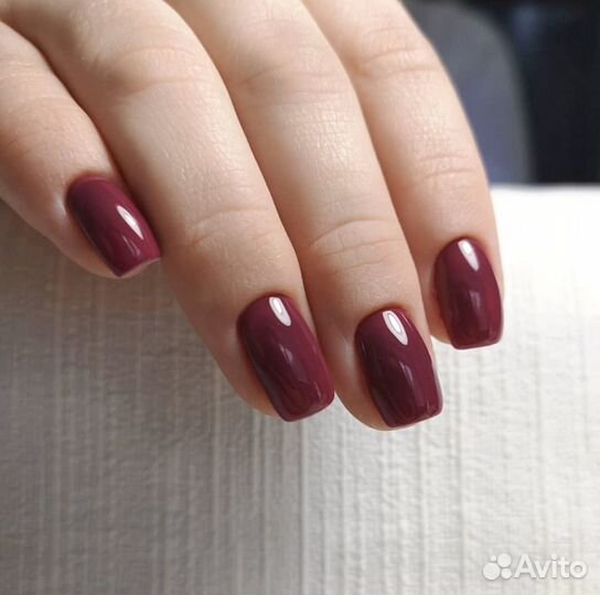 Педикюр с покрытием лаком