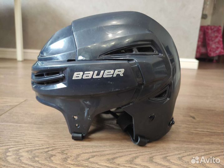 Хоккейный шлем