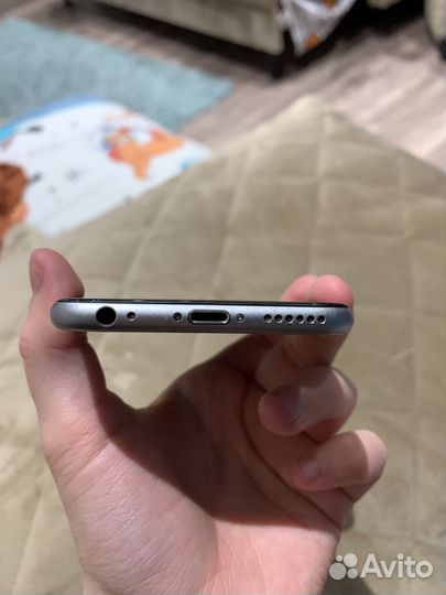 iPhone 6S, 64 ГБ