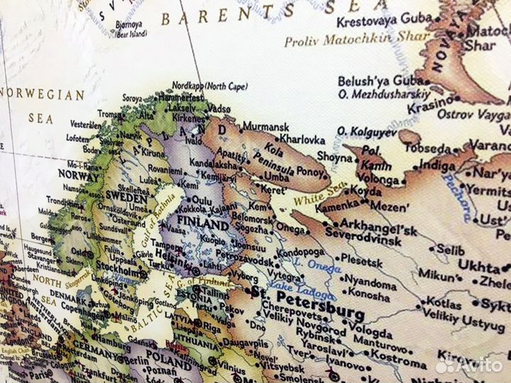 Карта мира на холсте