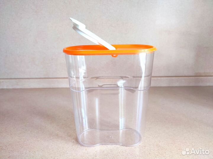 Контейнер для сыпучих продуктов