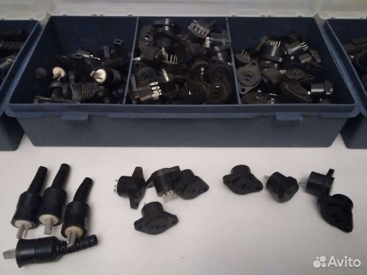 Штекеры гнезда точка-тре /5DIN и другие новые СССР