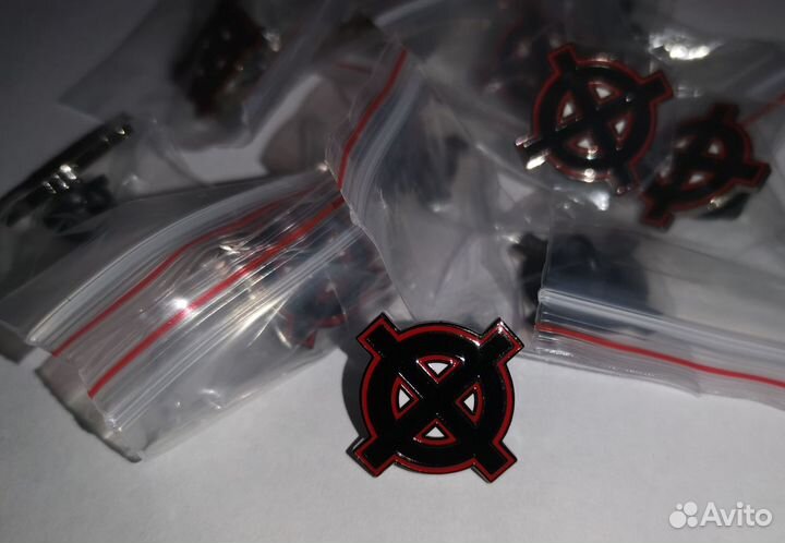 Знаки, значки кельтский крест, разноцветные