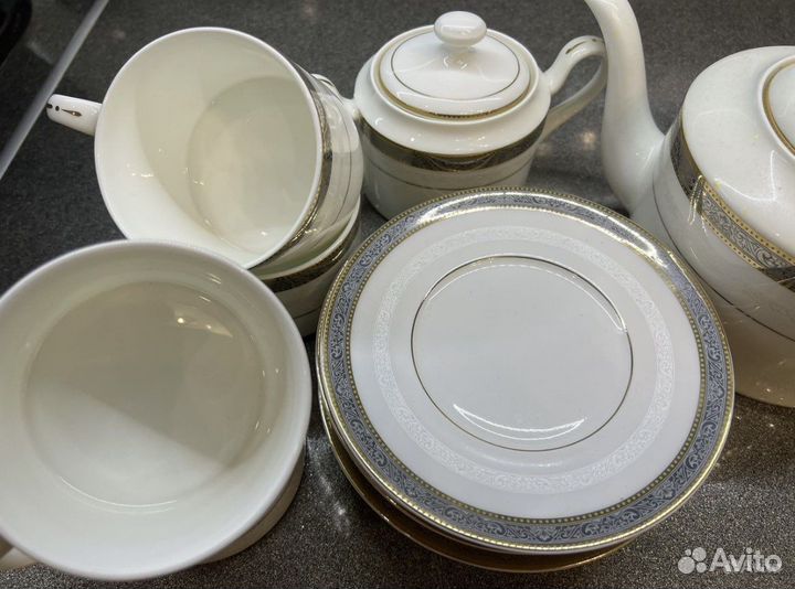 Столовый сервиз новый