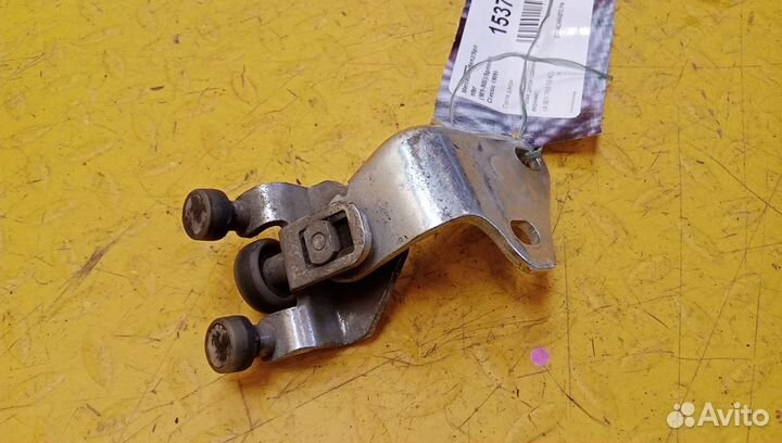 Петля двери Sprinter (901-905) /Sprinter Classic