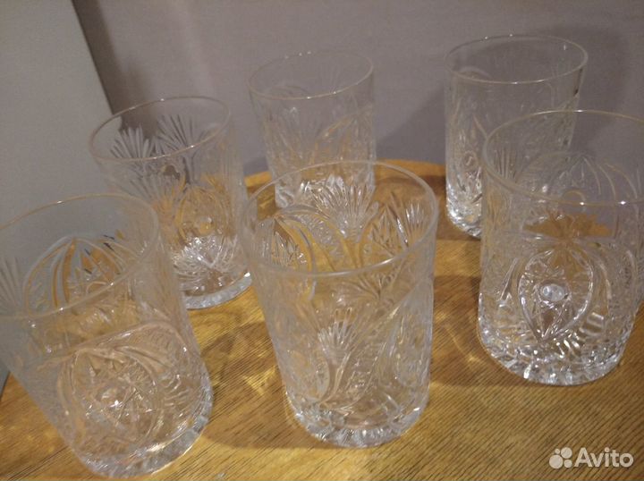 Ваза на ножке,бокалы пивные,подстаканники