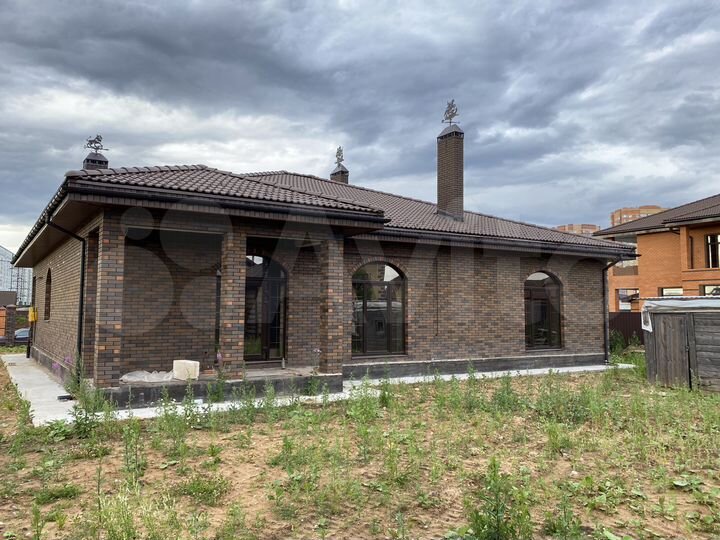 Коттедж 205 м² на участке 14 сот.