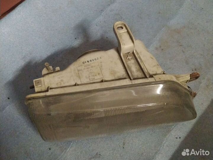 Фара правая Toyota Corolla 1987 - 1992