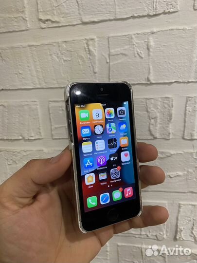 iPhone SE, 32 ГБ