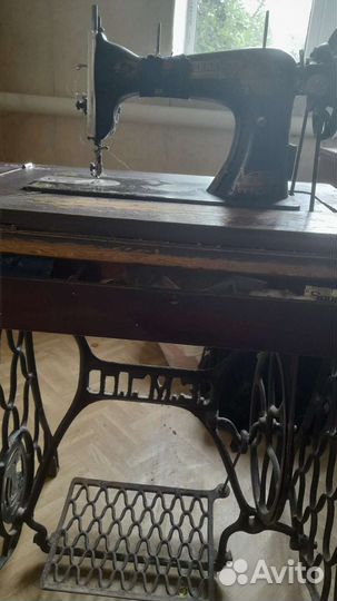 Швейная машина ножная П.Г.М.З