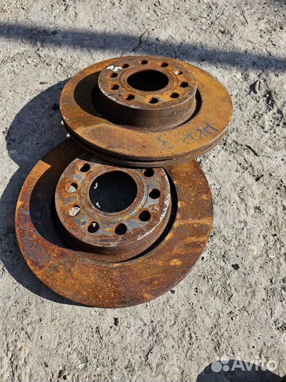 Диск тормозной передний Skoda Octavia A5