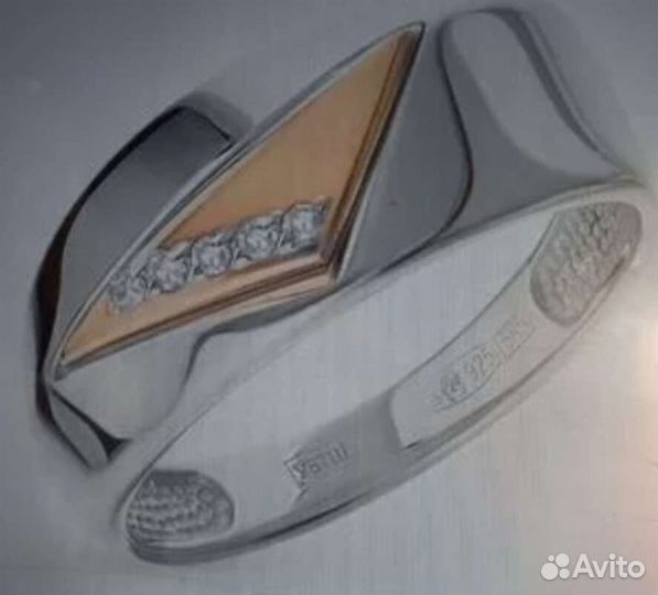 Серебрянное кольцо с бриллиантами